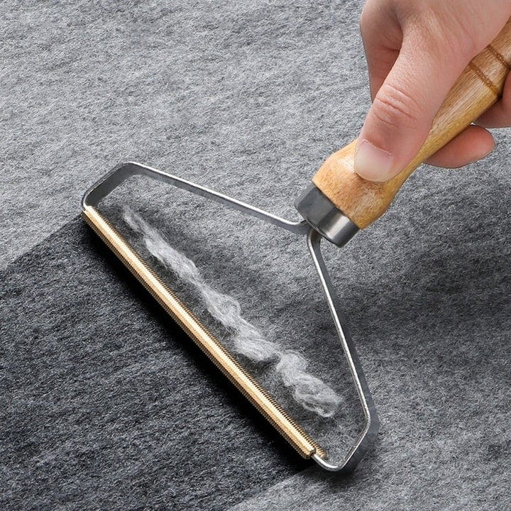 Lively® Accessoires cuisines Brosse anti-peluche et anti-poils | Lively®